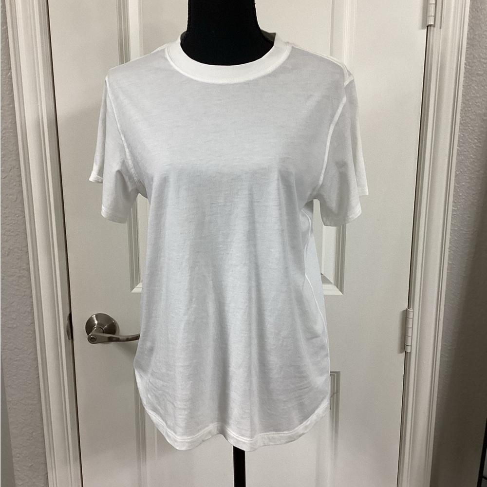 Lululemon Athletica White Short Sleeve Tee